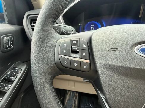 Used 2020 Ford Escape Titanium AWD/4WD image 17