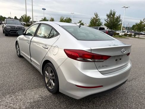 Used 2018 Hyundai Elantra SEL w/ Cargo Package FWD image 5