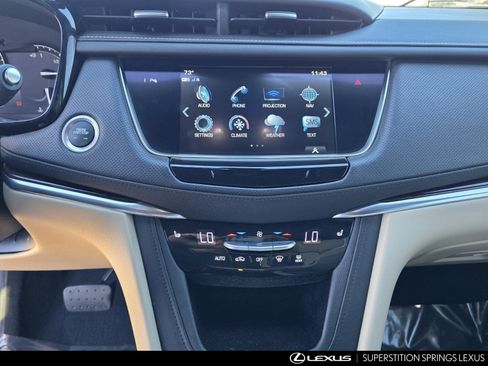 Used 2018 Cadillac XT5 Luxury w/ Driver Awareness Package image 18