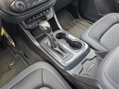 Used 2022 Chevrolet Colorado Z71 RWD image 19