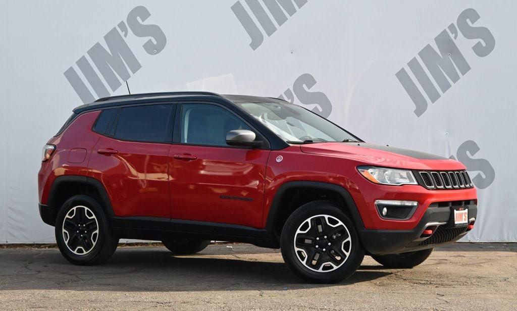 Used 2017 Jeep Compass Trailhawk w/ Leather Interior Group AWD/4WD image 3