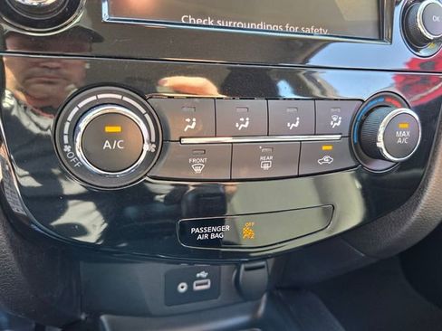 Used 2019 Nissan Rogue Sport S image 23