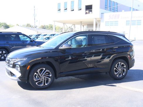 New 2025 Hyundai Tucson Limited image 8