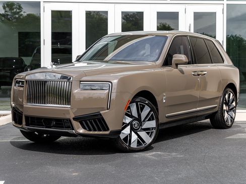 Certified 2025 Rolls-Royce Cullinan AWD/4WD image 1