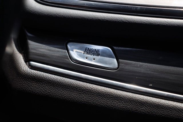 Used 2023 Buick Enclave Essence w/ Experience Buick Package FWD image 5