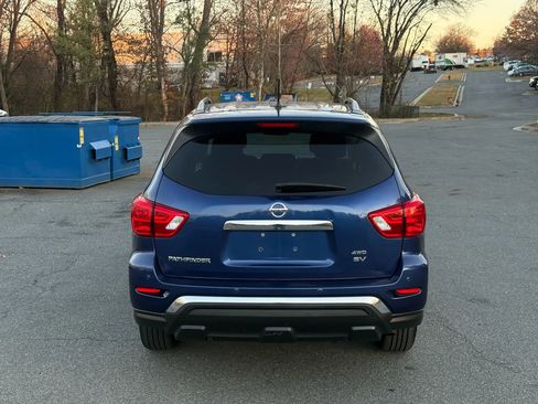 Used 2018 Nissan Pathfinder SV image 13