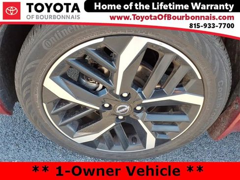 Used 2024 Nissan Versa SR w/ Trunk Package image 9