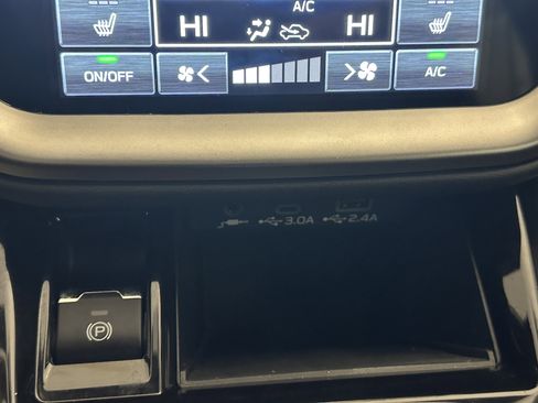 Used 2023 Subaru Outback Limited image 29