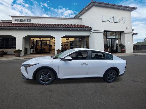 Certified 2025 Kia K4 LXS image 4