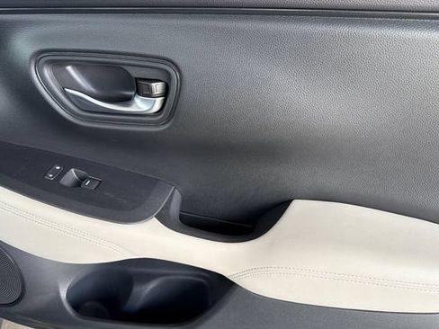 Certified 2024 Honda HR-V LX image 22