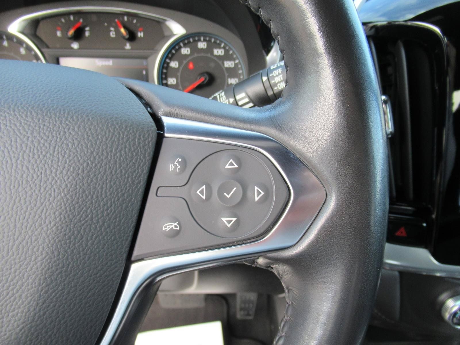 Used 2022 Chevrolet Traverse LT FWD image 24