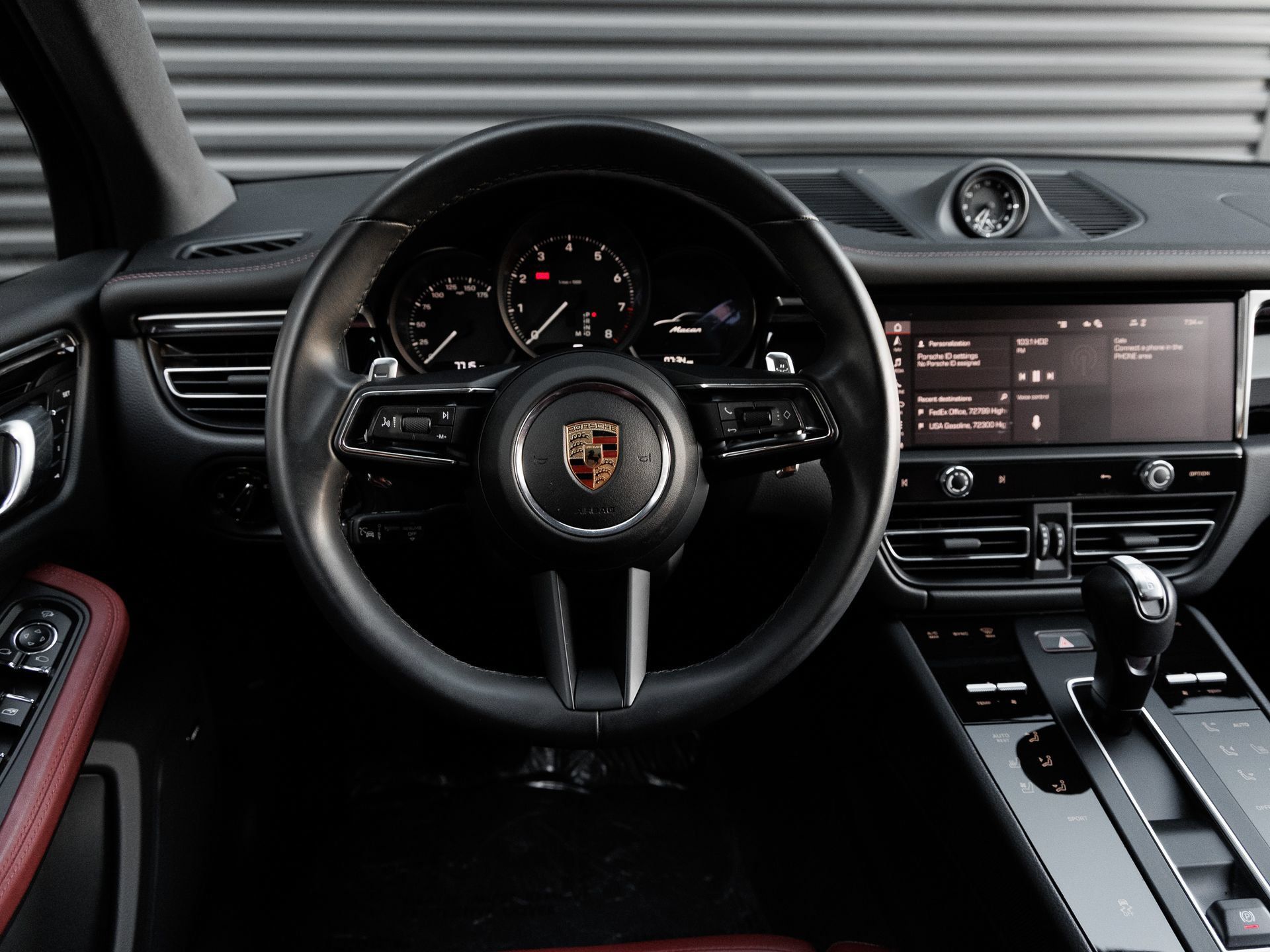 Certified 2026 Porsche Macan AWD/4WD image 17