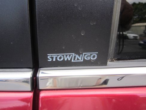 Used 2011 Dodge Grand Caravan Crew w/ Entertainment Group 1 FWD image 38