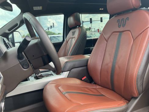 Used 2018 Ford F150 King Ranch w/ Equipment Group 601A Luxury AWD/4WD image 33