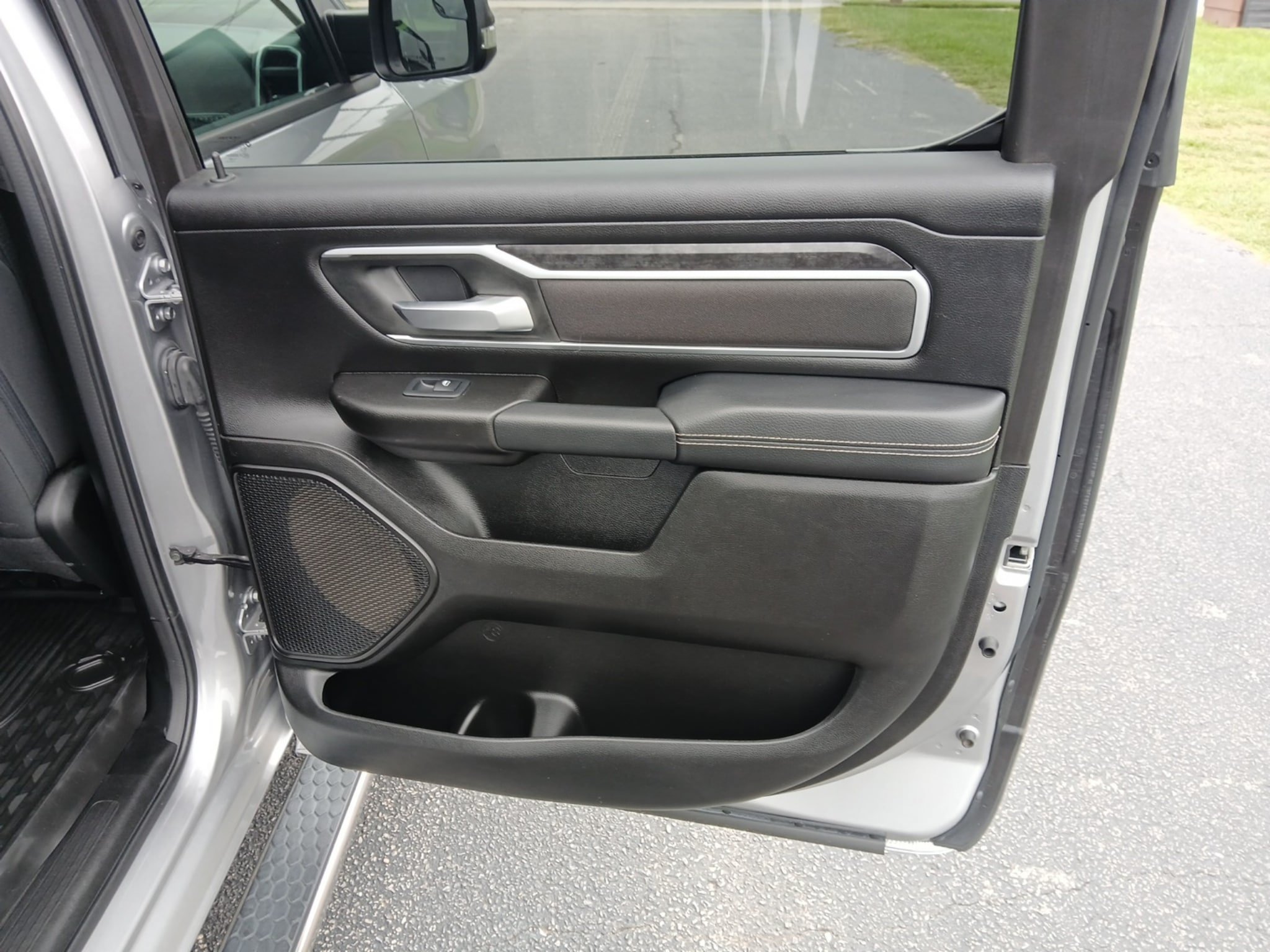 Used 2023 RAM 1500 Big Horn RWD image 29