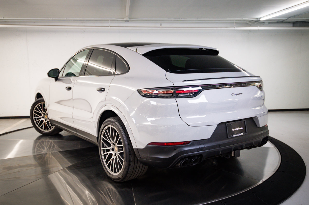 Certified 2023 Porsche Cayenne Platinum Edition AWD/4WD image 3