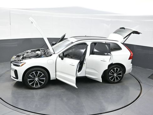 Used 2023 Volvo XC60 T8 Plus AWD/4WD image 40
