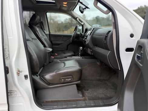 Used 2017 Nissan Frontier PRO-4X w/ Pro-4x Luxury Package image 21