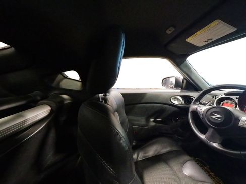 Used 2020 Nissan 370Z Touring Sport image 38