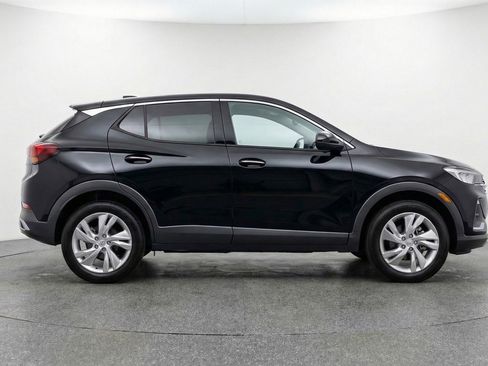 Used 2025 Buick Encore GX Preferred AWD/4WD image 11