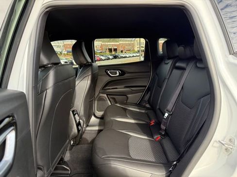 New 2026 Jeep Compass Latitude image 30