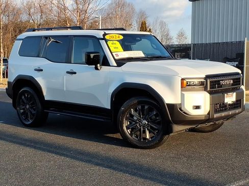 Used 2024 Toyota Land Cruiser image 2