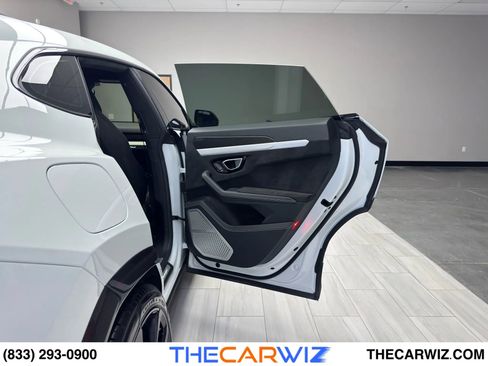 Used 2020 Lamborghini Urus image 88