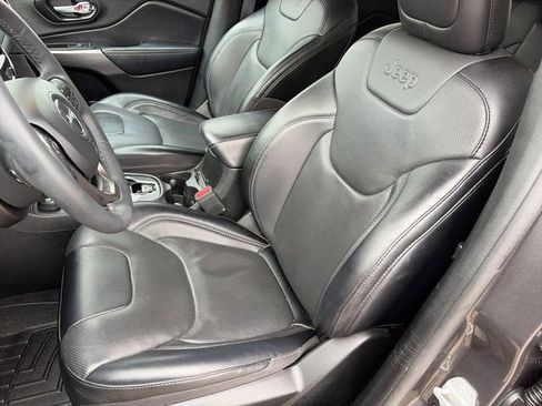 Used 2022 Jeep Cherokee Limited w/ Elite Package AWD/4WD image 38