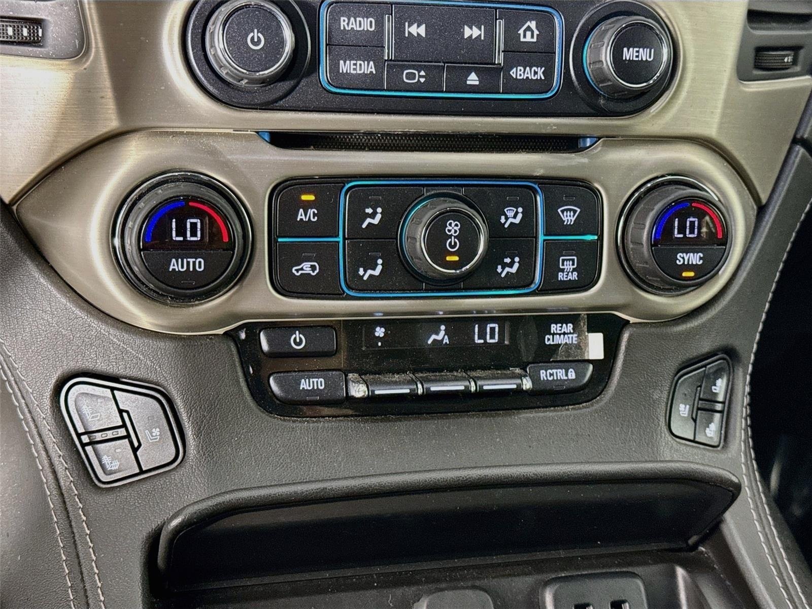 Certified 2020 GMC Yukon Denali w/ Denali Premium Package AWD/4WD image 18
