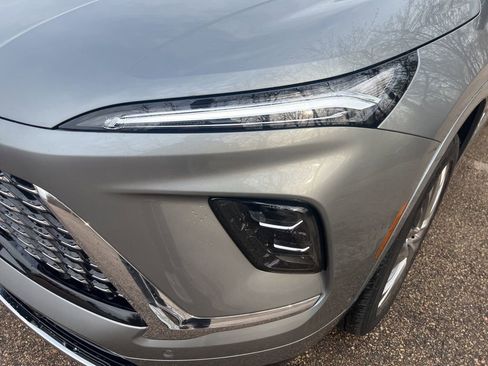 Used 2026 Buick Enclave Avenir w/ Super Cruise Package image 9