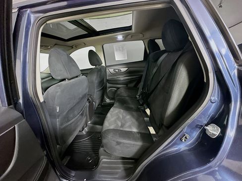 Used 2016 Nissan Rogue SV w/ SV Moonroof Package FWD image 27