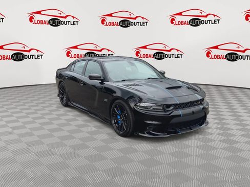 Used 2019 Dodge Charger Scat Pack w/ Dynamics Package RWD image 3
