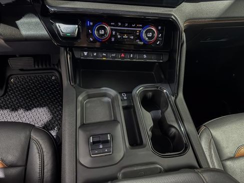 Used 2025 GMC Sierra 3500 AT4 w/ AT4 Premium Plus Package AWD/4WD image 14