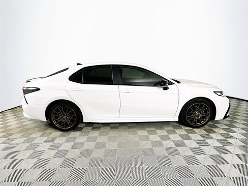 Used 2023 Toyota Camry SE image 8