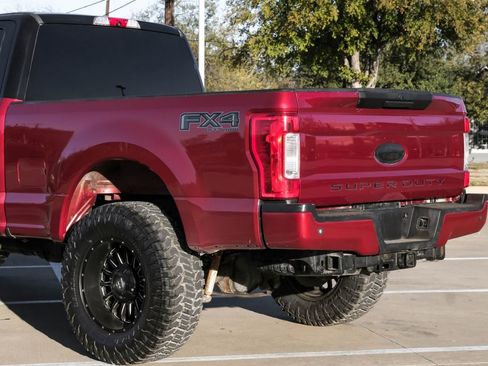 Used 2017 Ford F250 XLT w/ XLT Value Package image 14