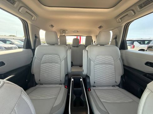 Used 2024 Nissan Pathfinder SV w/ SV Premium Package FWD image 22