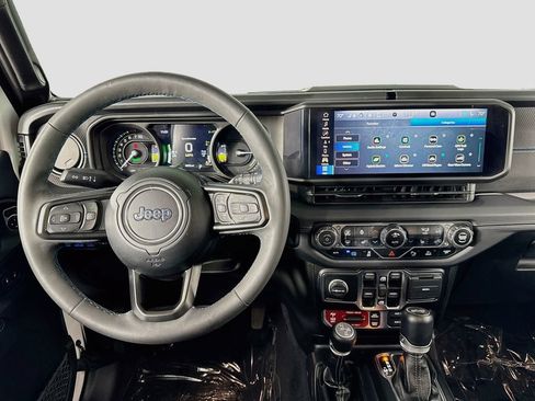 Used 2024 Jeep Wrangler Unlimited Rubicon 4xe AWD/4WD image 16