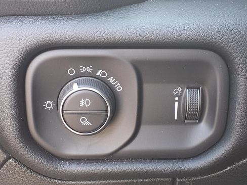 Used 2022 RAM 1500 Lone Star AWD/4WD image 11