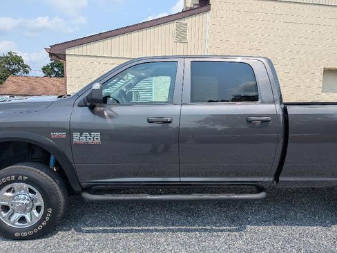 Used 2018 RAM 2500 Tradesman w/ Chrome Appearance Group AWD/4WD image 3