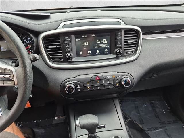 Used 2020 Kia Sorento LX FWD image 13