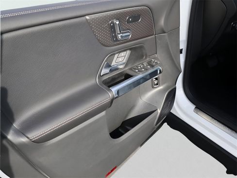 New 2026 Mercedes-Benz GLB 250 4MATIC image 27