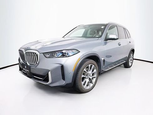 Used 2025 BMW X5 xDrive40i w/ Climate Comfort Package AWD/4WD image 3