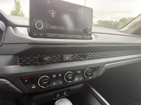 Used 2023 Honda Accord EX image 17