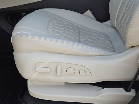 Used 2024 Buick Enclave Avenir w/ Avenir Technology Package AWD/4WD image 24