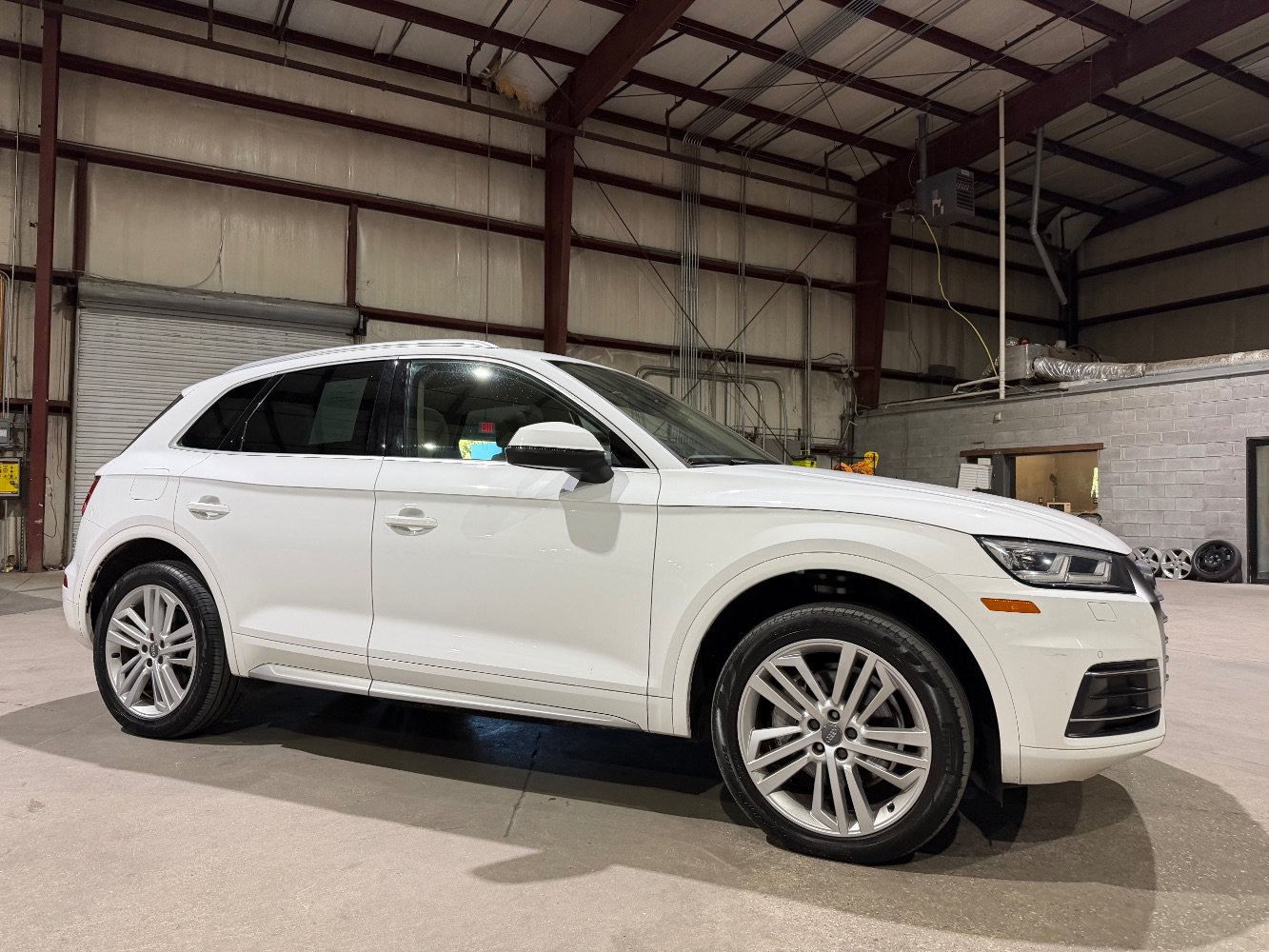Used 2018 Audi Q5 2.0T Premium Plus w/ Premium Plus Package AWD/4WD image 3