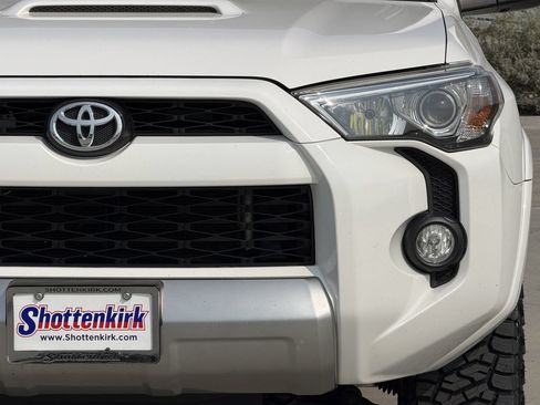 Used 2018 Toyota 4Runner TRD Off-Road Premium AWD/4WD image 8