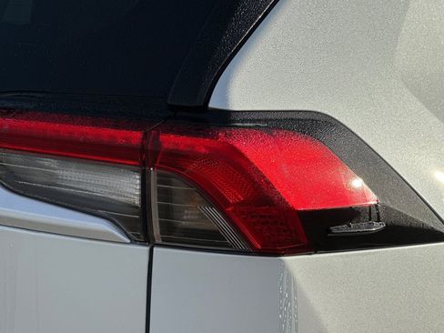 Used 2024 Toyota RAV4 SE image 51