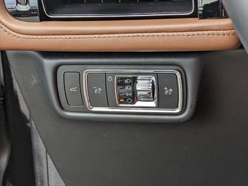 Certified 2023 Lincoln Aviator Reserve w/ Equipment Group 201A AWD/4WD image 16