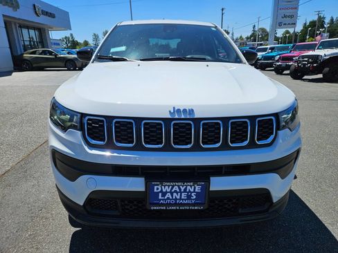 Used 2025 Jeep Compass Sport AWD/4WD image 8