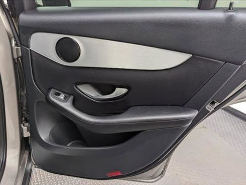 Used 2019 Mercedes-Benz GLC 300 w/ Premium Package image 21